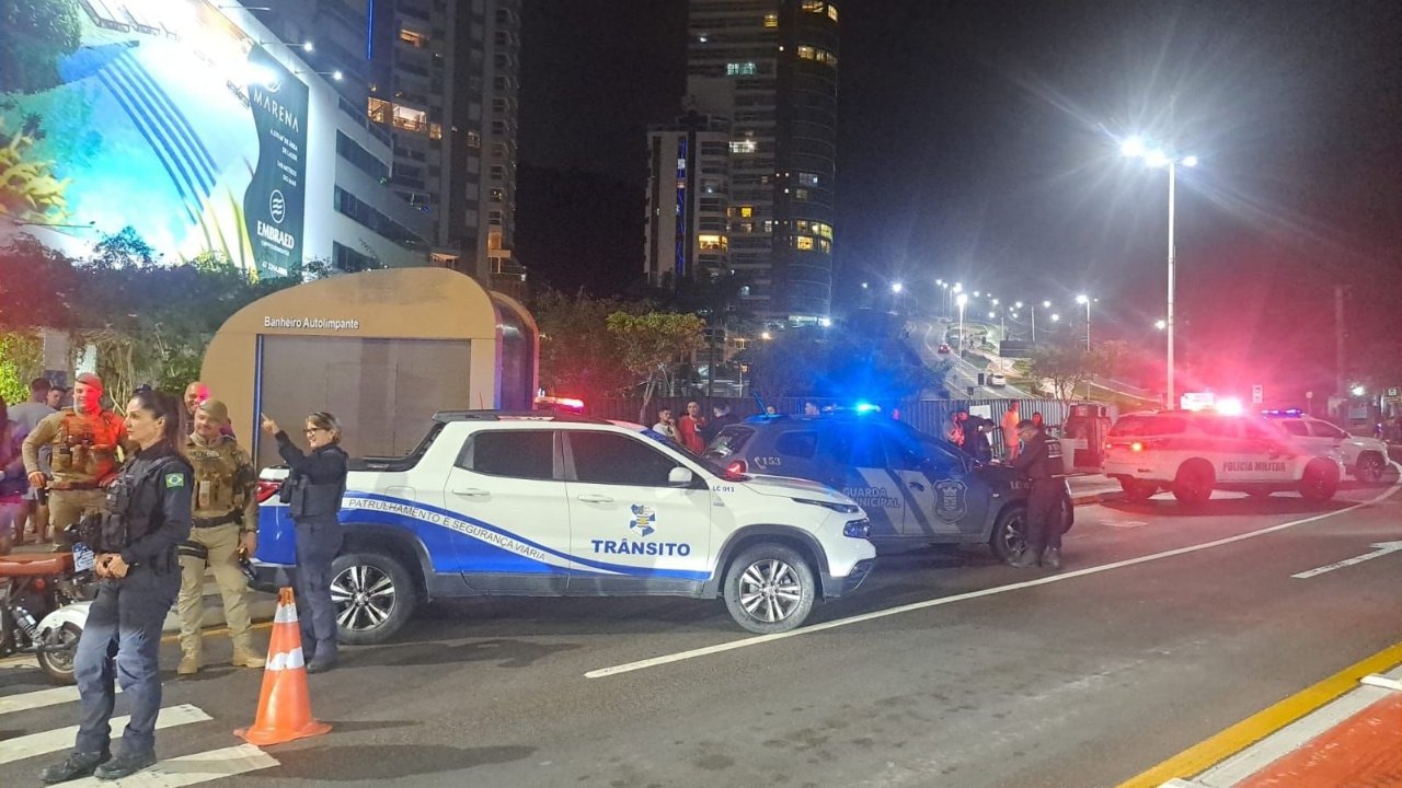 operação integrada Balneário Camboriú,fiscalização trânsito BC,rachas Balneário Camboriú,segurança pública SC trânsito,BC Trânsito operações,Guarda Municipal BC fiscalização,veículos adulterados SC,operação policial trânsito litoral SC,Avenida Atlântica racha BC,perturbação sossego veículos SC,fiscalização escapamento irregular,remoção veículos Balneário Camboriú,12º Batalhão Polícia Militar SC,ações segurança trânsito BC,combate rachas Santa Catarina