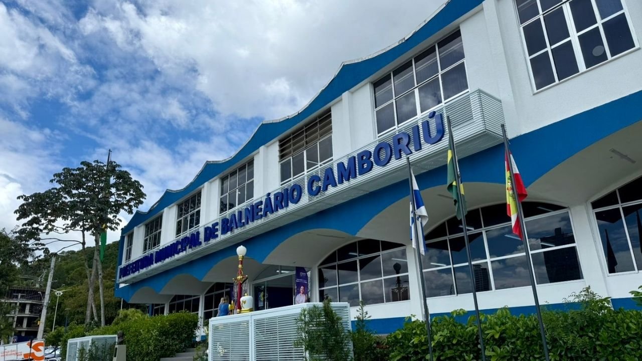 feriado Tiradentes Balneário Camboriú,serviços municipais BC horários,Prefeitura Balneário Camboriú feriado,funcionamento serviços SC feriado,saúde Balneário Camboriú UPA atendimento,Emasa atendimento feriado,BC Trânsito horário feriado,transporte público Balneário Camboriú,coleta de lixo BC feriado,turismo Balneário Camboriú PIT horário,Guarda Municipal BC contato,Defesa Civil SC emergência,serviços essenciais feriado SC,atendimento prefeitura feriado,funcionamento público Tiradentes SC