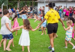 Mulheres na Praça Blumenau Fortaleza,evento cultural Blumenau 2026,inclusão social mulheres SC,cultura bairro Fortaleza Blumenau,economia solidária FURB,oficinas culturais Blumenau,empreendedorismo feminino SC,rodas de conversa mulheres SC,arte e cidadania Blumenau,eventos gratuitos Blumenau maio 2026,Maracatu Capivara Blumenau,Slam poesia Blumenau evento,políticas públicas mulheres SC,comunidade bairro Fortaleza SC,atividades culturais comunitárias Blumenau