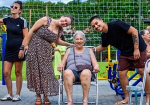 Mulheres na Praça Blumenau Fortaleza,evento cultural Blumenau 2026,inclusão social mulheres SC,cultura bairro Fortaleza Blumenau,economia solidária FURB,oficinas culturais Blumenau,empreendedorismo feminino SC,rodas de conversa mulheres SC,arte e cidadania Blumenau,eventos gratuitos Blumenau maio 2026,Maracatu Capivara Blumenau,Slam poesia Blumenau evento,políticas públicas mulheres SC,comunidade bairro Fortaleza SC,atividades culturais comunitárias Blumenau