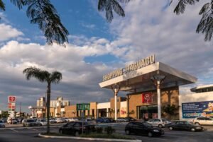 Shopping Itaguaçu,São José Santa Catarina shopping,shopping Grande Florianópolis,comércio São José SC,varejo Santa Catarina,acessibilidade shopping Itaguaçu,desenvolvimento urbano São José,economia regional SC,shopping Itaguaçu 44 anos,lazer e cultura São José SC,eventos shopping Santa Catarina,infraestrutura acessível shopping,empregos comércio SC,shopping Florianópolis região,experiência consumidor shopping