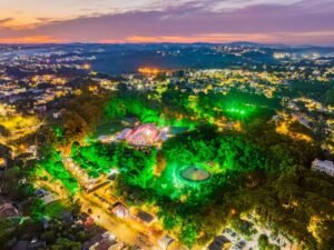 Warung Day Festival 2026,WDF 2026,Warung Day Festival Curitiba,festival música eletrônica Brasil,evento eletrônico Paraná,line-up Warung Day Festival,Charlotte de Witte Curitiba,Deep Dish Brasil 2026,festival Pedreira Paulo Leminski,Ópera de Arame evento,turismo Curitiba eventos,música eletrônica internacional Brasil,festival eletrônico maio 2026,ingressos Warung Day Festival,evento feriado trabalhador Curitiba,cena eletrônica mundial