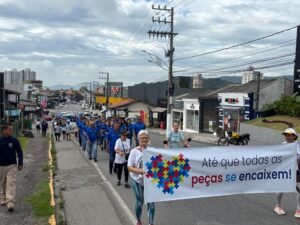 Abril Azul Balneário Piçarras,caminhada autismo Piçarras,TEA Santa Catarina,Transtorno do Espectro Autista Brasil,conscientização autismo SC,Prefeitura de Balneário Piçarras saúde,Secretaria de Saúde Piçarras,evento autismo comunidade,inclusão social autismo,campanha Abril Azul Brasil,caminhada conscientização autismo,saúde pública Piçarras,neurodiversidade autismo,apoio autismo famílias,ações Abril Azul SC,OMS autismo dados