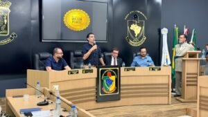 Medalha Wilson Plautz Camboriú,homenagem Camboriú SC,Câmara de Vereadores Camboriú evento,Prefeitura de Camboriú premiação,Leonel Pavan Camboriú,instituições Camboriú SC,desenvolvimento social Camboriú,reconhecimento municipal SC,eventos Camboriú Santa Catarina,cultura e história Camboriú,Fundação Cultural Camboriú,sociedade Camboriú SC,premiação municipal Camboriú,lideranças comunitárias SC,homenagem cidadãos Camboriú