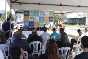 pavimentação Rua Damasco Camboriú,Defesa Civil Camboriú bote resgate,obras Camboriú Santa Catarina,infraestrutura urbana Camboriú,segurança pública Defesa Civil SC,investimento prefeitura Camboriú,mobilidade urbana Santa Catarina,enchentes Camboriú Defesa Civil,rua Damasco pavimentação asfáltica,prefeito Leonel Pavan Camboriú,obras públicas SC,desenvolvimento urbano Camboriú,ciclovia Camboriú infraestrutura,gestão municipal Camboriú obras,resgate aquático Defesa Civil