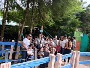 Dia Nacional da Alegria Penha SC,alunos rede municipal Penha Beto Carrero,evento Beto Carrero World educação,turismo social Santa Catarina crianças,inclusão social parques Brasil DNA,Sindepat Dia Nacional da Alegria,estudantes Penha passeio educativo SC,lazer infantil políticas públicas Brasil,educação e turismo SC integração,evento gratuito crianças parque temático,Beto Carrero World ações sociais,turismo educativo Santa Catarina,atividades recreativas alunos SC,acesso lazer crianças Brasil,projeto social parques temáticos Brasil