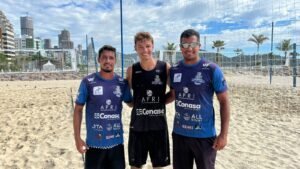 Itapema vôlei de praia,Mundialito de Vôlei de Praia,esporte Santa Catarina,dupla Nicolas Schosler Vini Scoz,Seleção Brasileira vôlei de praia,atleta Itapema convocação,vôlei de praia Brasil base,competição esportiva RS,Santo Ângelo esporte,treinamento seleção Brasil vôlei,Campeonato Mundial Sub-18 vôlei,esporte de rendimento SC,jovens atletas Brasil vôlei,desenvolvimento esportivo Itapema,voleibol de praia Santa Catarina,convocação atleta brasileiro