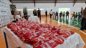 saúde bucal Camboriú,kits escovação alunos SC,Prefeitura de Camboriú saúde,Lions Clube Camboriú ação,prevenção saúde infantil SC,educação Camboriú escolas,higiene bucal crianças SC,Secretaria de Saúde Camboriú projeto,escolas municipais Camboriú ação,saúde nas escolas SC,distribuição kits escovação,programa saúde bucal SC,cuidado infantil Camboriú,ação educativa saúde SC,parceria Lions Clube saúde,promoção saúde crianças SC