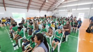 saúde bucal Camboriú,kits escovação alunos SC,Prefeitura de Camboriú saúde,Lions Clube Camboriú ação,prevenção saúde infantil SC,educação Camboriú escolas,higiene bucal crianças SC,Secretaria de Saúde Camboriú projeto,escolas municipais Camboriú ação,saúde nas escolas SC,distribuição kits escovação,programa saúde bucal SC,cuidado infantil Camboriú,ação educativa saúde SC,parceria Lions Clube saúde,promoção saúde crianças SC