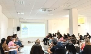 Alfabetiza SC Camboriú,formação professores Camboriú SC,educação anos iniciais SC,Secretaria de Educação Camboriú,Programa Criança Alfabetizada CNCA,capacitação docente SC,ensino fundamental Camboriú,práticas pedagógicas SC,desenvolvimento educacional Camboriú,formação continuada professores,ensino de matemática e português SC,políticas públicas educação SC,qualificação ensino Camboriú,alfabetização estudantes SC,planejamento educacional Santa Catarina