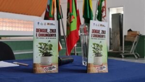 Camboriú combate à dengue,ações educativas dengue SC,Prefeitura de Camboriú saúde pública,prevenção dengue escolas municipais,Aedes aegypti combate SC,campanha dengue Camboriú educação,cartilha dengue estudantes SC,saúde pública Santa Catarina dengue,conscientização dengue crianças,Secretaria de Saúde Camboriú ações,Secretaria de Educação Camboriú projeto,prevenção mosquito dengue Brasil,combate dengue escolas SC,educação preventiva saúde pública,campanha contra dengue município