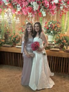 estilista Laurentino SC,Greicy de Andrade vestido noiva,moda festa Santa Catarina,vestido noiva feito à mão,costura sob medida SC,Alto Vale do Itajaí moda,estilista catarinense destaque,vestido noiva 20 horas,confecção vestidos festa SC,mercado moda catarinense,empreendedorismo feminino moda,ateliê Laurentino expansão,moda personalizada Brasil,estilista Blumenau vestidos,crescimento moda festa SC