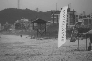 Itajaí campeonato de surf,surf Santa Catarina evento,Canto do Morcego surf,competição surf SC 2026,ASPI Itajaí surf,Bravíssima Private Residence evento,turismo esportivo Itajaí,surf profissional Brasil,categorias surf competição,Federação Catarinense de Surf,evento esportivo Itajaí,surfistas SC competição,campeonato surf litoral SC,cultura do surf Itajaí,premiação surf Brasil,evento surf abril 2026