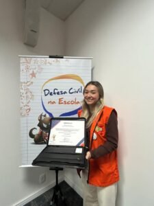 Itapema,estudante de Itapema,Defesa Civil na Escola,Programa Defesa Civil na Escola,PDCE,Santa Catarina,Defesa Civil de Santa Catarina,Florianópolis,Antônia de Mello Coelho,Colégio Estadual Anita Garibaldi,educação preventiva,prevenção de riscos,cultura de prevenção,Defesa Civil de Itapema,escolas de Itapema,segurança escolar,resiliência comunitária,estudantes de Santa Catarina,proteção civil,projetos educacionais