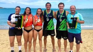 Itapema esporte,Itapema basquete,Itapema vôlei de praia,JUCs 2026,atletas de Itapema,Campeonato Catarinense de Basquete,basquete Série B Santa Catarina,vôlei de praia Santa Catarina,Itapema Santa Catarina esporte,esporte catarinense,resultados esportivos Itapema,Guarapari Espírito Santo JUCs,desenvolvimento esportivo municipal,equipe de basquete de Itapema,atletas catarinenses,competições universitárias Brasil,invencibilidade no estadual