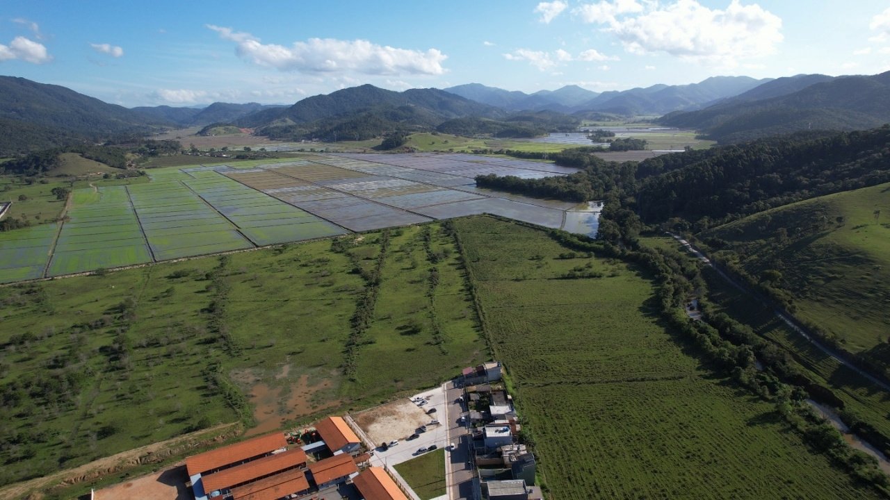Palavras-chave: Parque Inundável do Rio Camboriú,Pacuera Camboriú,oficina participativa Camboriú,Balneário Camboriú meio ambiente,Camboriú gestão hídrica,Emasa Camboriú,Instituto Federal Catarinense Camboriú,estudo ambiental reservatório,licenciamento ambiental SC,segurança hídrica Rio Camboriú,bacia do Rio Camboriú,planejamento ambiental SC,zoneamento ambiental reservatório,participação popular meio ambiente,audiência pública Camboriú,gestão de recursos hídricos SC,políticas ambientais Santa Catarina,urbanização sustentável Camboriú,preservação ambiental reservatório,projeto Parque Inundável