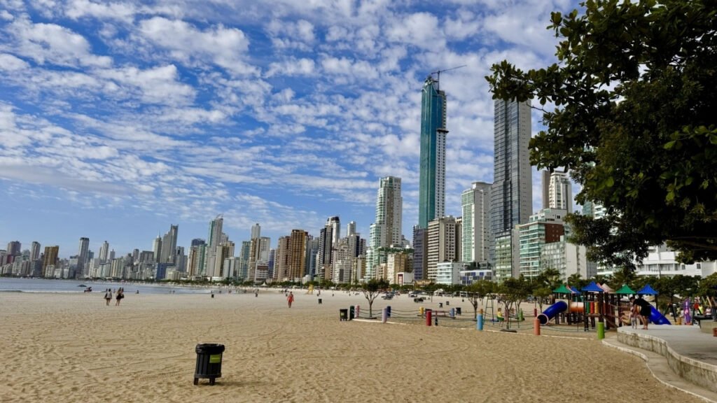 Balneário Camboriú,turismo em Balneário Camboriú,Balneário Camboriú Santa Catarina,Dia Nacional do Turismo,turismo em Santa Catarina,turistas em Balneário Camboriú,pesquisa de demanda turística,Sebrae turismo,Citmar,segurança pública Balneário Camboriú,lazer em Balneário Camboriú,setor turístico,economia de Balneário Camboriú,Convention Visitors Bureau,Comtur Balneário Camboriú,fidelização de turistas,destino turístico no Brasil,infraestrutura turística,turismo inteligente,turismo sustentável,visitantes em Balneário Camboriú,rede hoteleira Balneário Camboriú,atrativos turísticos BC,desenvolvimento turístico,turismo Costa Verde e Mar