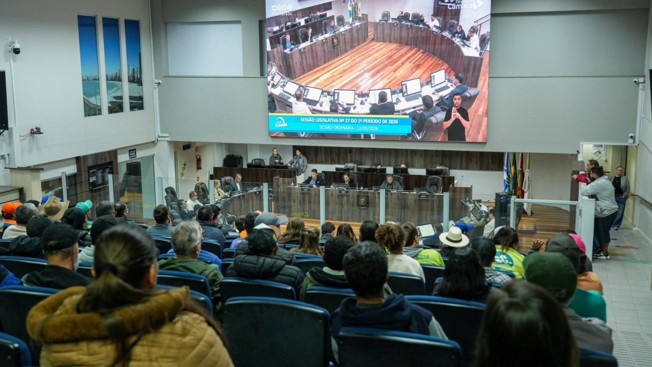 Câmara de Balneário Camboriú,sessão da Câmara BC,projetos aprovados Balneário Camboriú,legislativo Balneário Camboriú,Câmara BC 12 de maio,Balneário Camboriú Santa Catarina,selo empresa amiga do esporte,cidade que cuida limpeza pública,comércio ambulante Balneário Camboriú,Complexo Turístico Morro do Careca,Embraed Setai Balneário Camboriú,investimentos em saúde BC,CIS-AMFRI,projetos de lei BC,orçamento municipal Balneário Camboriú,infraestrutura urbana BC,legislativo catarinense