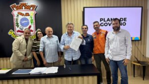Camboriú,Camboriú Santa Catarina,Prefeitura de Camboriú,prevenção de enchentes,Defesa Civil de Camboriú,infraestrutura em Camboriú,investimento em Camboriú,maquinários para enchentes,escavadeira hidráulica Camboriú,caminhões basculantes Camboriú,drenagem urbana,limpeza de rios Camboriú,desassoreamento de rios,prevenção de alagamentos,Governo de Santa Catarina,obras públicas Camboriú,El Niño Santa Catarina,combate a enchentes,modernização da infraestrutura,equipamentos da Defesa Civil,investimento público Camboriú,manutenção urbana,prevenção climática,segurança da população,gestão de riscos
