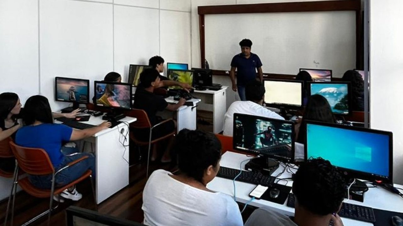 Integra Perifa,Integra Perifa Florianópolis,projeto Integra Perifa,tecnologia para jovens,cidadania digital,inclusão digital,inclusão digital Florianópolis,cursos gratuitos Florianópolis,tecnologia Santa Catarina,mercado de trabalho tecnológico,capacitação em tecnologia,Instituto Nexxera,Cidades Invisíveis,formação em inteligência artificial,curso de tecnologia para jovens,empregabilidade digital,projetos sociais em Florianópolis,educação tecnológica Santa Catarina,qualificação profissional jovens,inovação social Brasil