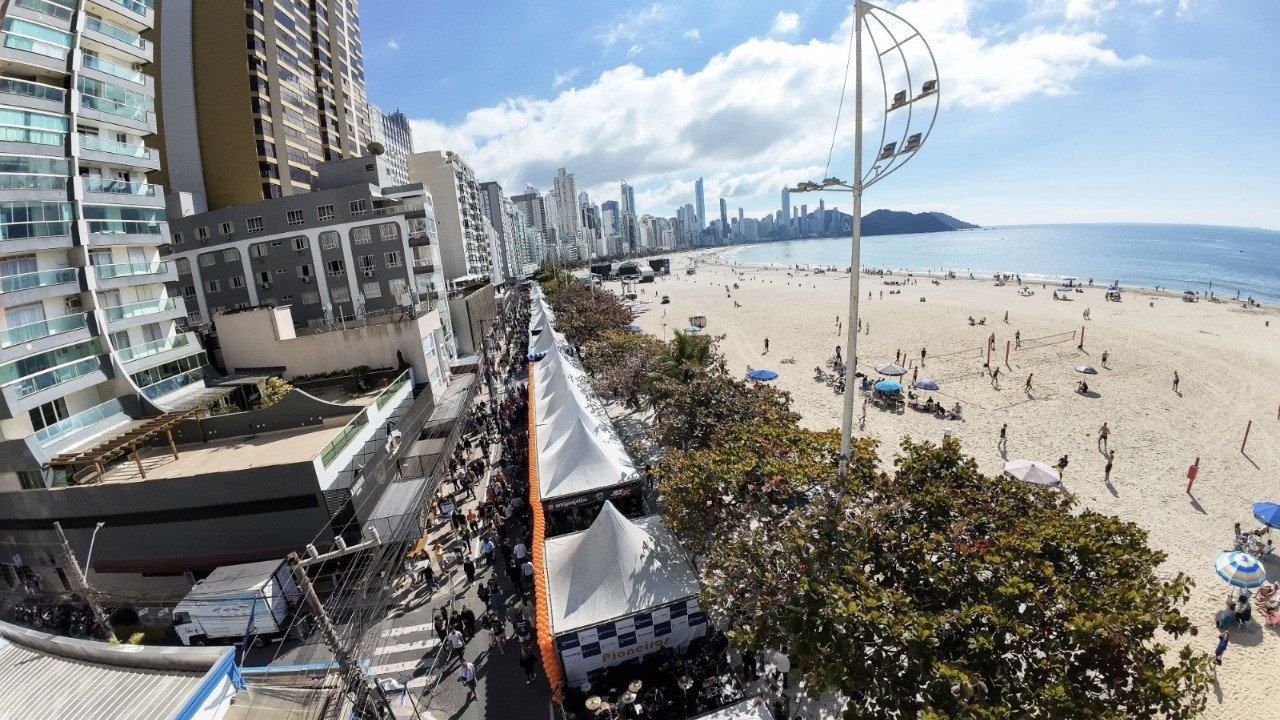 Palavras-chave: Festa dos Amigos Balneário Camboriú,inscrições Festa dos Amigos 2026,Avenida Atlântica BC,eventos Balneário Camboriú,turismo BC,calendário de eventos BC,62 anos Balneário Camboriú,festa popular SC,participação Festa dos Amigos,sistema 1Doc BC,Secretaria de Turismo BC,Fundo Municipal de Amparo aos Animais,FAMA BC,Programa Castra Pet,castração de animais SC,eventos culturais Santa Catarina,confraternização Balneário Camboriú,edital Festa dos Amigos,inscrição evento público SC,festas tradicionais BC