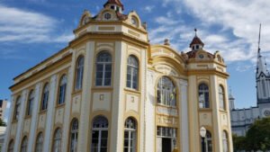 semana nacional de museus 2026,museu histórico de itajaí,programação gratuita museus,ibram,dia internacional dos museus,preservação da memória,educação patrimonial,políticas públicas para museus,fundação genésio miranda lins,ação educativa museu,segunda guerra mundial jogos educativos,palestra museus itajaí,conexões em um mundo dividido,museologia itajaí,atividades culturais itajaí