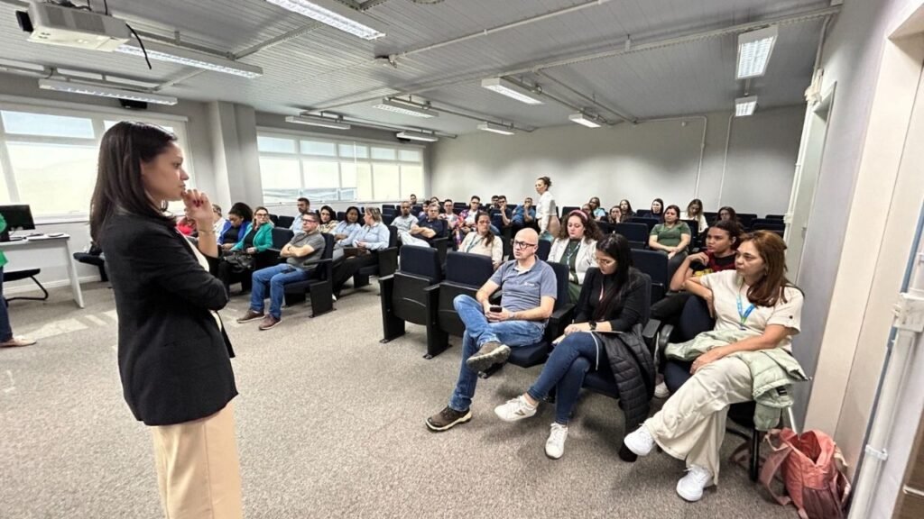 Semana da Indústria 2026,Semana da Indústria Itajaí,Feirão de Empregos SENAI Itajaí,empregos em Itajaí 2026,eventos SENAI Itajaí,Sistema FIESC,SESI SENAI IEL CIESC,saúde mental no trabalho indústria,NR-1 segurança do trabalho,liderança industrial,cultura organizacional indústria,mercado de trabalho Itajaí,vagas de emprego indústria SC,desenvolvimento profissional indústria,eventos gratuitos Itajaí 2026,networking industrial Santa Catarina,setor industrial catarinense,painel indústria futuro pessoas,carreira na indústria,oportunidades de trabalho SENAI