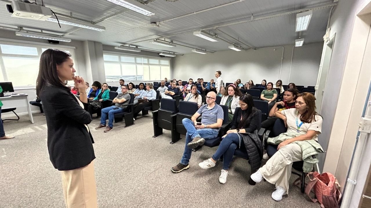 Semana da Indústria 2026,Semana da Indústria Itajaí,Feirão de Empregos SENAI Itajaí,empregos em Itajaí 2026,eventos SENAI Itajaí,Sistema FIESC,SESI SENAI IEL CIESC,saúde mental no trabalho indústria,NR-1 segurança do trabalho,liderança industrial,cultura organizacional indústria,mercado de trabalho Itajaí,vagas de emprego indústria SC,desenvolvimento profissional indústria,eventos gratuitos Itajaí 2026,networking industrial Santa Catarina,setor industrial catarinense,painel indústria futuro pessoas,carreira na indústria,oportunidades de trabalho SENAI