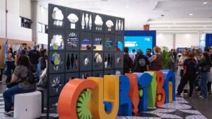 Expo Turismo Paraná 2026,feira de turismo Curitiba,ABAV-PR,negócios turismo Sul do Brasil,R$ 180 milhões turismo,agentes de viagens Paraná,trade turístico,hub de negócios turismo,capacitação agentes de viagens,turismo sênior,inteligência artificial turismo,turismo religioso,Curitiba eventos turismo,Paraná destinos turísticos,Expo Turismo 2027
