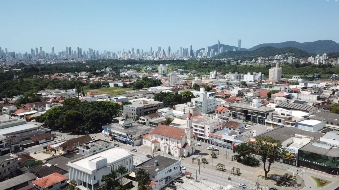 IFC Camboriú,audiência pública em Camboriú,Estação de Tratamento de Esgoto,ETE em Camboriú,saneamento básico em Camboriú,Águas de Camboriú,Instituto Federal Catarinense,infraestrutura sanitária em Santa Catarina,consulta pública IFC,desenvolvimento regional em Camboriú,tratamento de esgoto em Camboriú,Conselho Superior do IFC,obras de saneamento em Santa Catarina,participação social em Camboriú,projeto de ETE em Camboriú,investimento em saneamento básico
