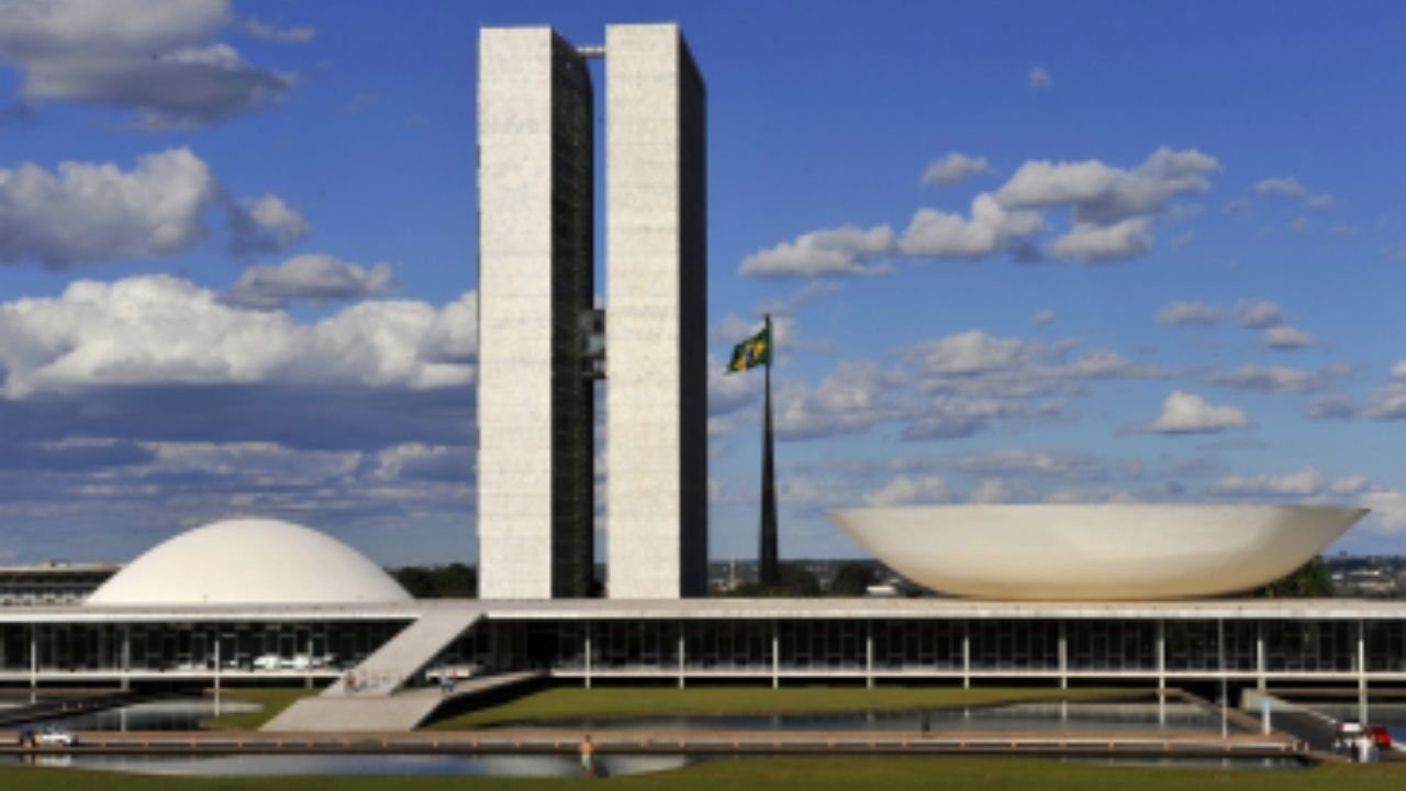 aumento limite MEI,faturamento MEI 130 mil,Câmara dos Deputados MEI,projeto MEI 2026,PLP 108/21,Simples Nacional MEI,microempreendedor individual Brasil,empreendedorismo no Brasil,MEI Porto Alegre,comissão especial MEI,contratação de empregados MEI,mudanças no MEI,novo enquadramento MEI,economia brasileira pequenos negócios,formalização de empresas,geração de empregos MEI,debate MEI Florianópolis,limite faturamento microempreendedor