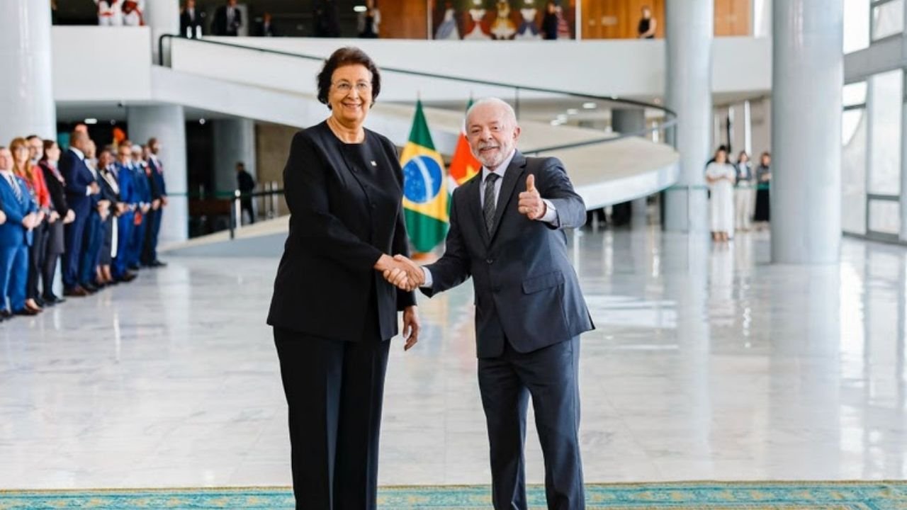 Brasil e Suriname,Lula e Jennifer Geerlings-Simons,acordos Brasil Suriname,cooperação bilateral Brasil,desenvolvimento sustentável Suriname,integração sul-americana,defesa e segurança pública,infraestrutura na América do Sul,Amazônia e cooperação internacional,comércio entre Brasil e Suriname,petróleo no Suriname,Petrobras e Staatsolie,segurança cibernética Brasil,relações diplomáticas Brasil Suriname,política internacional brasileira,integração regional sul-americana,Lula Brasília Suriname,acordos internacionais Brasil 2026