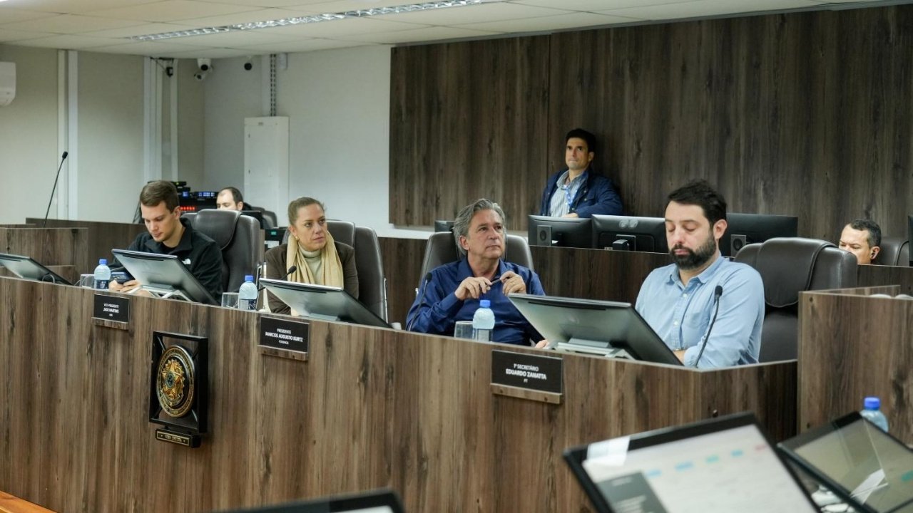 Câmara de Balneário Camboriú,sessão Câmara Balneário Camboriú,projetos aprovados Balneário Camboriú,educação inclusiva Balneário Camboriú,PIA TEA Balneário Camboriú,Transtorno do Espectro Autista escola,orçamento municipal Balneário Camboriú,investimentos públicos Balneário Camboriú,BCPREVI,BC Trânsito,segurança pública Balneário Camboriú,infraestrutura urbana Balneário Camboriú,Fundação Cultural Balneário Camboriú,Câmara de Vereadores SC,política municipal Santa Catarina,projetos legislativos Balneário Camboriú,orçamento público BC,inclusão escolar TEA,obras públicas Balneário Camboriú,sessão legislativa BC
