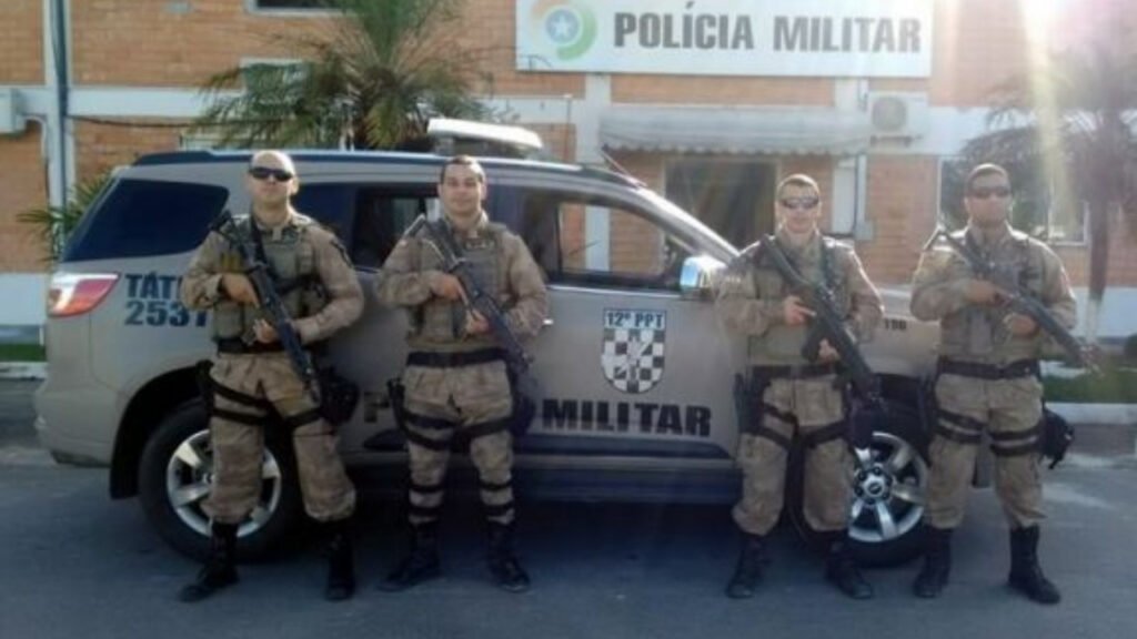 Balneário Camboriú,Polícia Militar de Santa Catarina,PMSC,roubo Balneário Camboriú,prisão em flagrante Balneário Camboriú,Base da Barra,Itapema,BR-101,segurança pública Santa Catarina,ocorrência policial Balneário Camboriú,suspeito preso BC,Polícia Militar BC,roubo de veículo Itapema,VW Voyage roubado,Praça da Barra Balneário Camboriú,flagrante Santa Catarina,policiamento BR-101,ação policial BC,crime no litoral catarinense,Polícia Civil Santa Catarina