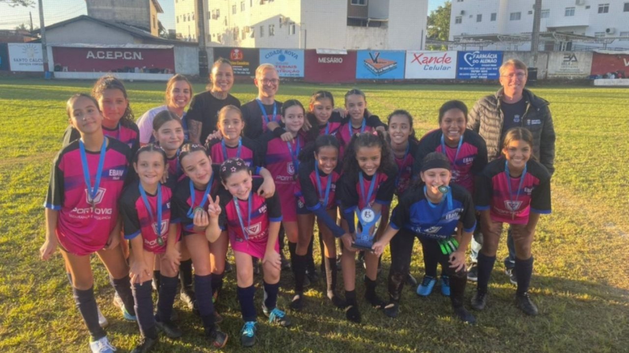 Itajaí,campeonato escolar de futebol,FMEL,esporte escolar,Itajaí Santa Catarina,Campeonato Catarinense Escolar,futebol estudantil,competição escolar,Fundação Municipal de Esporte e Lazer,escolas de Itajaí,futebol feminino escolar,futebol masculino escolar,estudantes atletas,esporte na educação,Bombinhas,etapa microrregional,campeonato estudantil,futebol catarinense