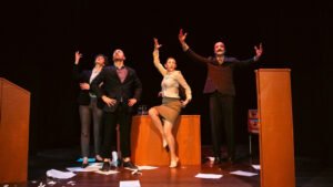 Grupo Quinta Não Dá,Quinta Não Dá,O Espectador Condenado à Morte,espetáculo em Balneário Camboriú,teatro em Balneário Camboriú,cultura em Santa Catarina,programação cultural SC,Teatro Bruno Nitz,peça gratuita em Balneário Camboriú,Teatro do Absurdo,artes cênicas em SC,evento cultural Balneário Camboriú,peça com Libras,acessibilidade cultural,teatro contemporâneo,programação gratuita SC,espetáculo em Santa Catarina,peça teatral gratuita,agenda cultural Balneário Camboriú,circulação cultural catarinense