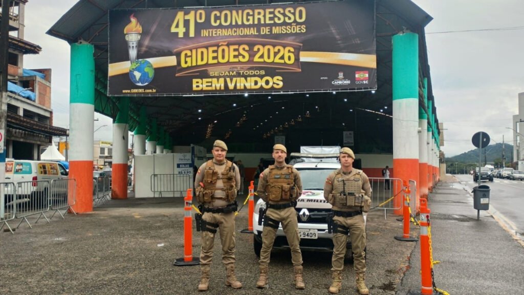 Polícia Militar de Santa Catarina,PMSC,12º BPM,operação policial Balneário Camboriú,operação policial Camboriú,tráfico de drogas Santa Catarina,apreensão de drogas Balneário Camboriú,segurança pública SC,policiamento em eventos religiosos,Gideões Missionários Camboriú,operação marítima Balneário Camboriú,policiamento no litoral catarinense,crime organizado Santa Catarina,Polícia Militar Camboriú,grandes eventos em Camboriú,segurança em Balneário Camboriú,operações policiais SC,feriado em Santa Catarina