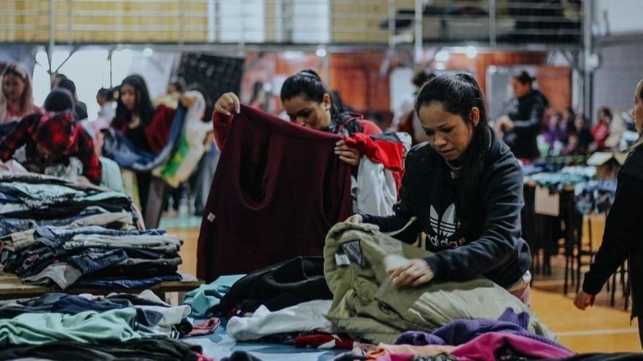 Campanha do Agasalho,Angeloni,Balneário Camboriú,Itajaí,Porto Belo,Santa Catarina,campanha solidária,doações de inverno,arrecadação de agasalhos,assistência social,inverno em Santa Catarina,roupas para doação,cobertores para doação,ação social Angeloni,solidariedade no inverno,campanha beneficente,ajuda humanitária,doações em Balneário Camboriú,doações em Itajaí,doações em Porto Belo