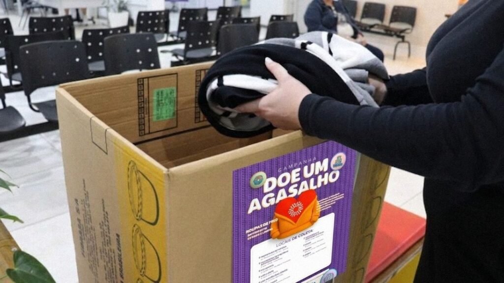 Itapema,campanha Doe um Agasalho,campanha do agasalho em Itapema,Secretaria de Assistência Social de Itapema,doação de roupas,doação de cobertores,inverno em Santa Catarina,famílias em vulnerabilidade social,CadÚnico,pontos de arrecadação em Itapema,assistência social,solidariedade,campanha solidária,CRAS Itapema,CREAS Itapema,doações para famílias carentes,arrecadação de agasalhos,ação social em Itapema,roupas de inverno,apoio social