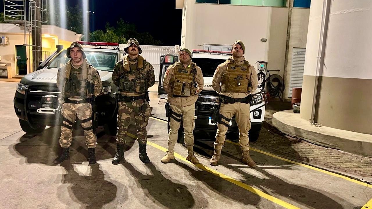 Polícia Militar de Santa Catarina,PMSC,12º BPM,Balneário Camboriú,fiscalização marítima,operação marítima Balneário Camboriú,segurança pública SC,perturbação do sossego,fiscalização de embarcações,polícia marítima Santa Catarina,litoral catarinense,operação policial SC,turismo Balneário Camboriú,segurança náutica,policiamento preventivo,ordem pública SC,embarcações irregulares,feriado em Balneário Camboriú