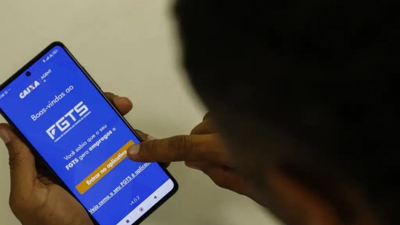 FGTS,Desenrola Brasil,uso do FGTS para pagar dívidas,renegociação de dívidas,saque-aniversário FGTS,Caixa Econômica Federal,Ministério do Trabalho e Emprego,quitação de dívidas,amortização de débitos,FGTS 2026,crédito direto ao consumidor,CDC,cartão de crédito,cheque especial,programa do governo federal,saldo do FGTS,aplicativo FGTS,saque residual FGTS,trabalhadores demitidos,economia brasileira