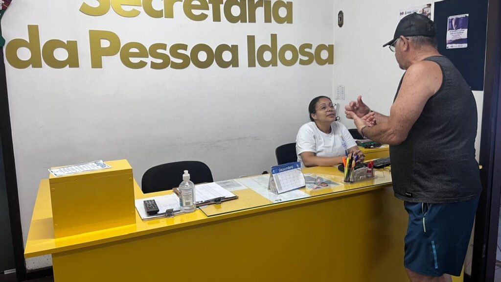 primeiros socorros,Balneário Camboriú,idosos em Balneário Camboriú,palestra para idosos,Secretaria da Pessoa Idosa,SPI Balneário Camboriú,Corpo de Bombeiros Militar de Santa Catarina,CBMSC,Operação Maternar,saúde do idoso,prevenção de acidentes domésticos,reanimação cardiopulmonar,RCP,segurança para idosos,qualidade de vida na terceira idade,comunidade 60+,capacitação em primeiros socorros,saúde preventiva em Santa Catarina,13º Batalhão de Bombeiros Militar,ações para idosos em Balneário Camboriú