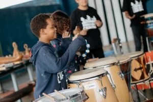 Itajaí oficinas culturais,percussão afro-brasileira,Projeto Percussão Catarina,cultura afro-brasileira em Santa Catarina,Luciano Candemil,oficinas de música em Itajaí,educação cultural SC,estudantes de Itajaí,ritmos afro-brasileiros,cultura de matriz afro,projetos culturais em Santa Catarina,Lei Rouanet cultura,música instrumental afro-brasileira,oficinas para estudantes,aniversário de Itajaí,Celesc projetos culturais,cultura e educação em SC
