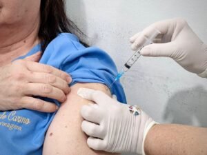 vacinação contra influenza,Balneário Piçarras,campanha de vacinação,influenza em Balneário Piçarras,vacina da gripe,Secretaria de Saúde de Balneário Piçarras,cobertura vacinal,grupos prioritários influenza,vacina H1N1,vacina H3N2,Influenza B,SUS,vacinação em Santa Catarina,saúde pública em Balneário Piçarras,imunização contra gripe,idosos vacinação,gestantes vacinação,crianças vacinação,UBS Balneário Piçarras,prevenção de doenças respiratórias,campanha da gripe 2026,vacina gripe Santa Catarina,cobertura vacinal influenza
