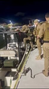 Polícia Militar de Santa Catarina,PMSC,12º BPM,Balneário Camboriú,fiscalização marítima,operação marítima Balneário Camboriú,segurança pública SC,perturbação do sossego,fiscalização de embarcações,polícia marítima Santa Catarina,litoral catarinense,operação policial SC,turismo Balneário Camboriú,segurança náutica,policiamento preventivo,ordem pública SC,embarcações irregulares,feriado em Balneário Camboriú