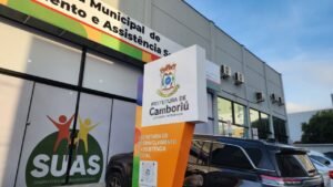 Camboriú,protocolo de atendimento,proteção infantil,violência contra crianças,Conselho Tutelar,Secretaria de Desenvolvimento e Assistência Social,Santa Catarina,rede de proteção,direitos da criança,atendimento a vítimas de violência,CRAS,CREAS,assistência social Camboriú,políticas públicas para infância,escuta qualificada,proteção integral,violência infantil,atendimento humanizado,protocolo pioneiro em Santa Catarina,violação de direitos