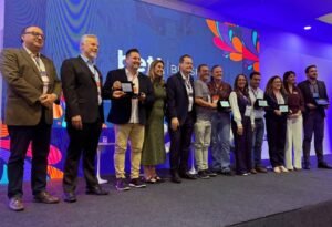 TechChef Camboriú,Bett Brasil Edtech Awards 2026,prêmio inovação educacional Camboriú,educação inovadora Santa Catarina,tecnologia educação pública SC,projeto TechChef gastronomia tecnologia,EBM Eliete Pereira Melo Camboriú,Bett Brasil 2026 São Paulo,inovação ensino público Camboriú,metodologia ativa educação SC,referência educação pública Brasil,gastronomia tecnologia sala de aula,premiação educação América Latina,educação pública Camboriú destaque nacional,aprendizado prático escola municipal SC,cooktops inteligentes educação,protagonismo estudantil ensino público