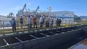 Palavras-chave: saneamento básico em Camboriú,ETE Ubatuba,Estação de Tratamento de Esgoto,Instituto Federal Catarinense visita técnica,IFC Camboriú saneamento,Águas de Camboriú,Aegea SC,São Francisco do Sul saneamento,tecnologia de esgoto avançada,tratamento de esgoto sanitário,infraestrutura de saneamento SC,controle de odor ETE,eficiência operacional ETE,visita técnica saneamento básico,projetos de saneamento em Santa Catarina,expansão saneamento Camboriú,engenharia ambiental esgoto,sistema de lodos ativados,reator sequencial em bateladas,ETE digital Brasil