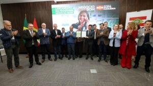 Programa Negócio Bom,abertura de empresas em Santa Catarina,desburocratização empresarial,Governo de Santa Catarina,economia catarinense,empreendedorismo em SC,microempreendedor individual,MEI Santa Catarina,pequenas empresas SC,ambiente de negócios,desenvolvimento econômico,gestão empresarial,Junta Comercial de Santa Catarina,Sicos,Observatório da Economia Catarinense,inovação econômica,mercado empresarial,incentivo aos negócios