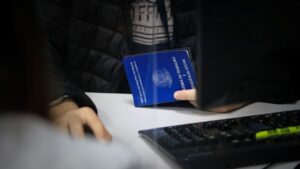vagas de emprego em Santa Catarina,Sine SC vagas abertas,empregos em Santa Catarina,oportunidades de trabalho SC,mercado de trabalho catarinense,vagas de emprego por região,empregos em Joinville,empregos no Vale do Itajaí,empregos na Grande Florianópolis,intermediação de emprego,empregabilidade em SC,Feirão de Emprego Santa Catarina,vagas para PCD,Carteira de Trabalho Digital,Sistema Nacional de Emprego,economia de Santa Catarina,desenvolvimento econômico,contratação de trabalhadores,oportunidades profissionais